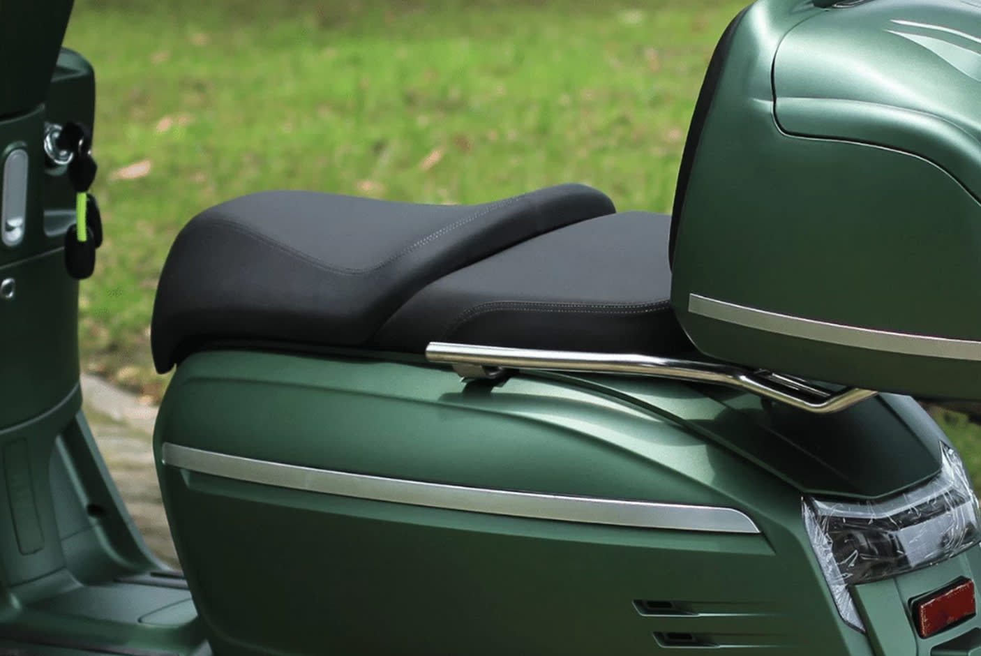 4634276-Tile-4-Lucking-Basic-EMW