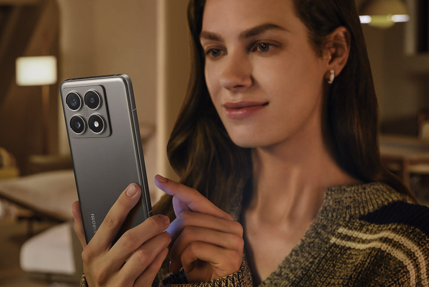 4634470-Tile-12-Smarter-Display