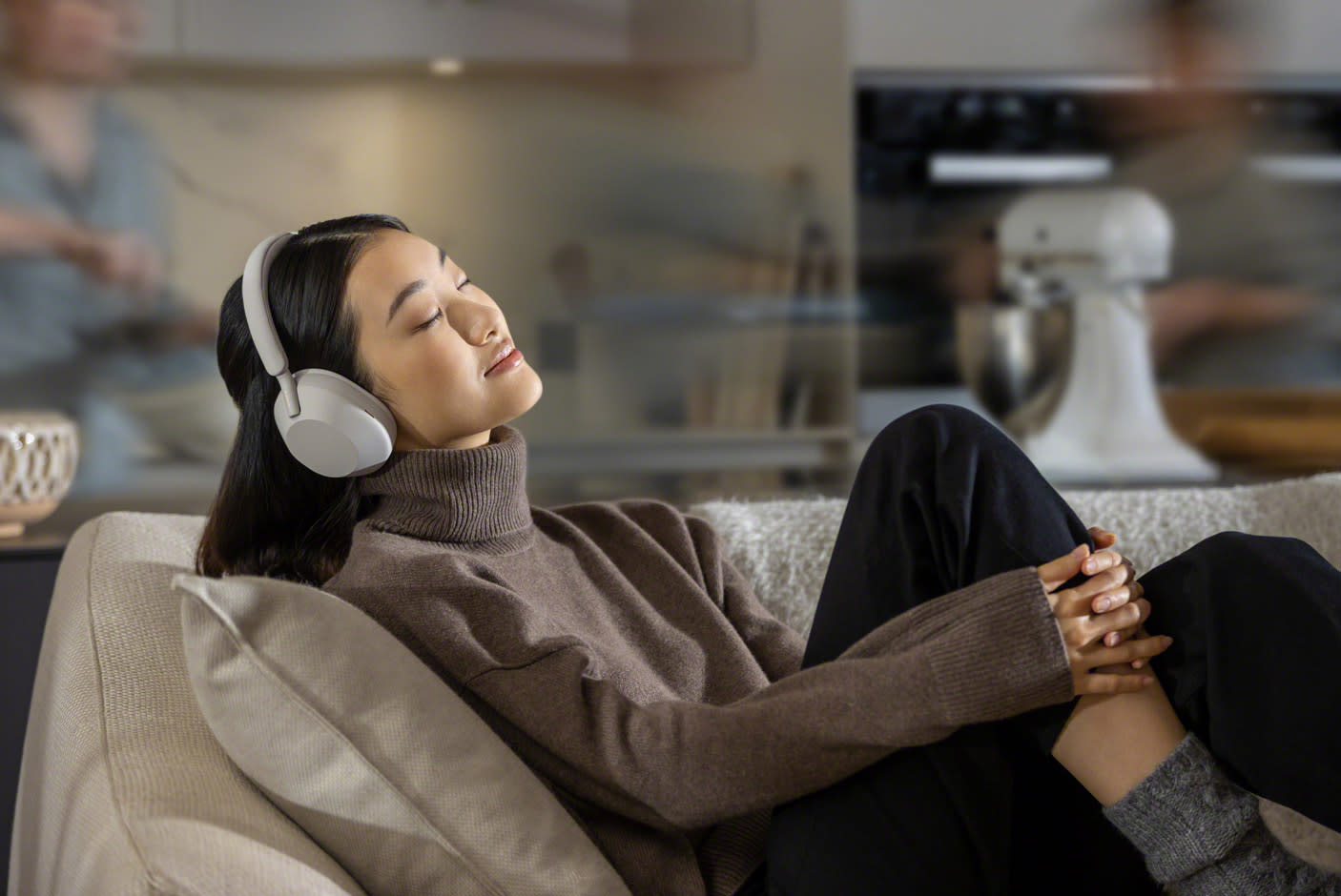 3996921-Tile-3-Sony-WH-1000XM5