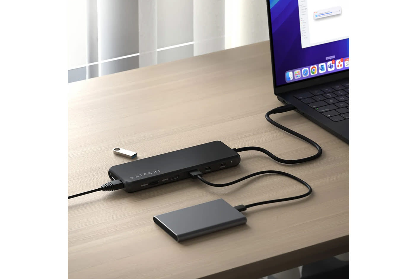 650832-Tile-3-Satechi-13-1-USB-C-connection