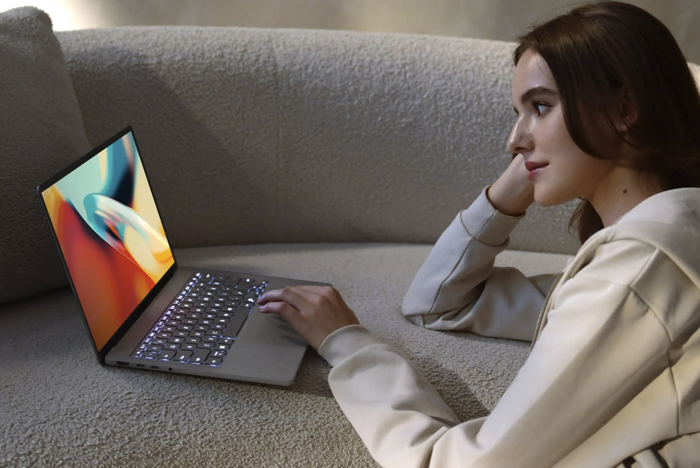 4661559-Tile-4-ASUS-Lumina-OLED