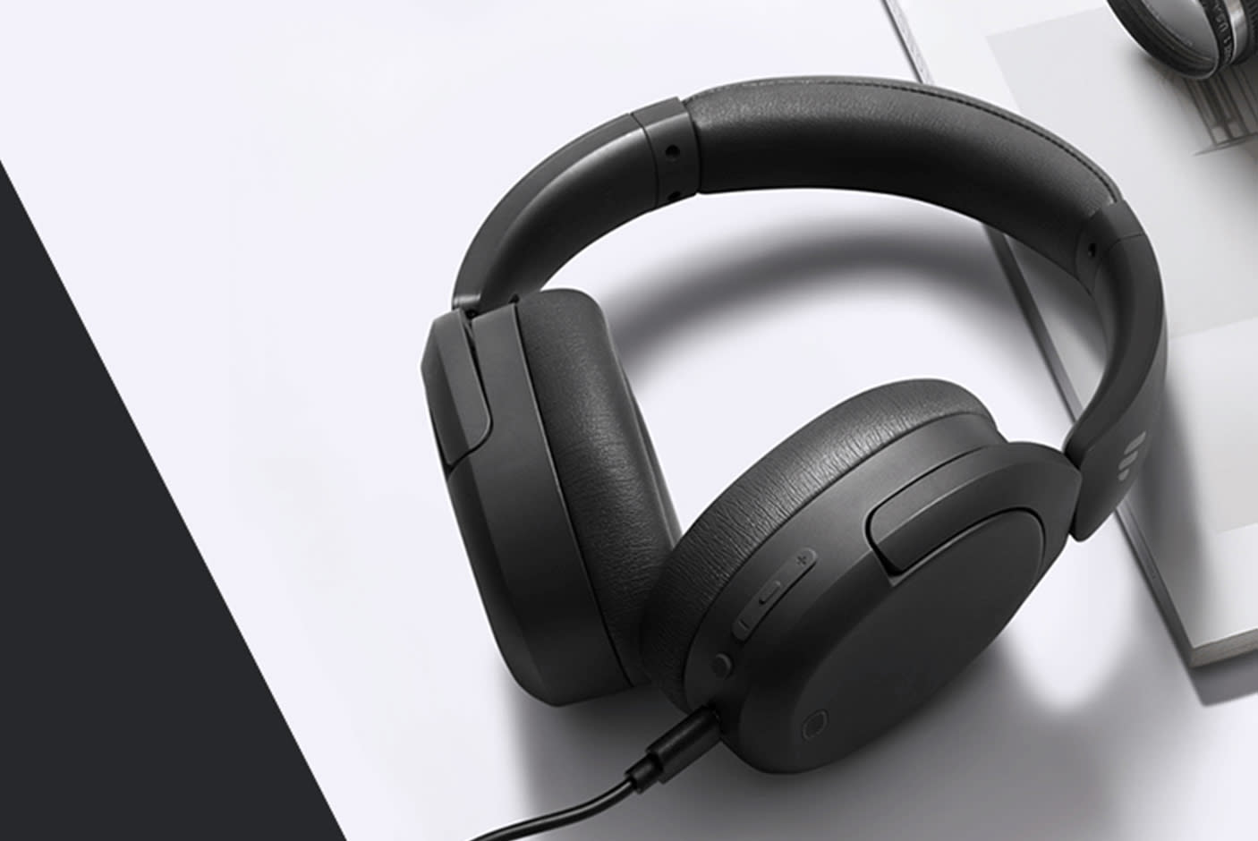 4682858-Tile-2-Edifier-W830NB