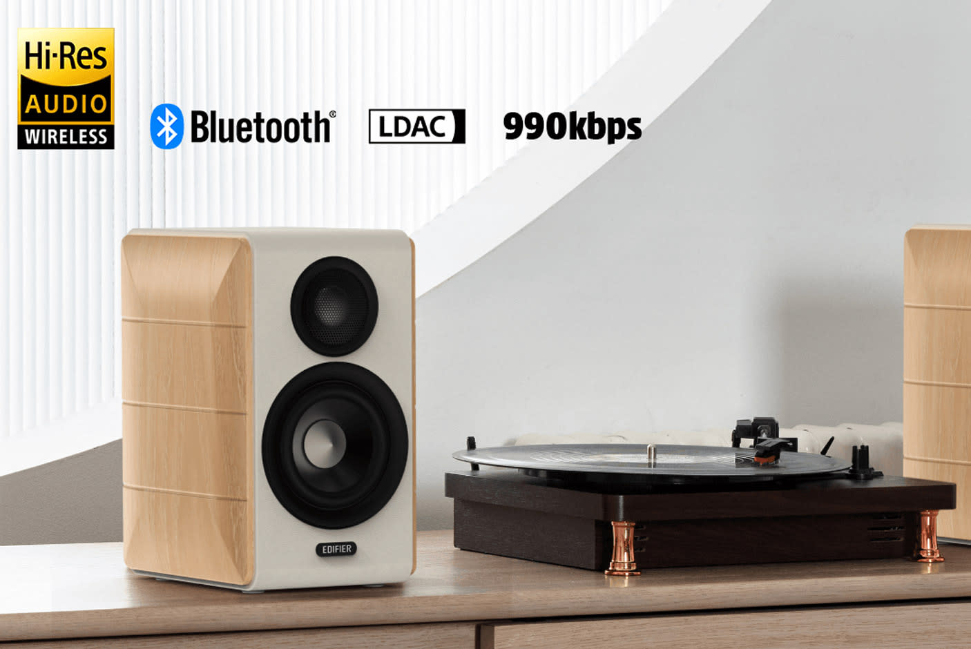 4682939-Tile-4-Hi-Res-Audio-Wireless-Certified