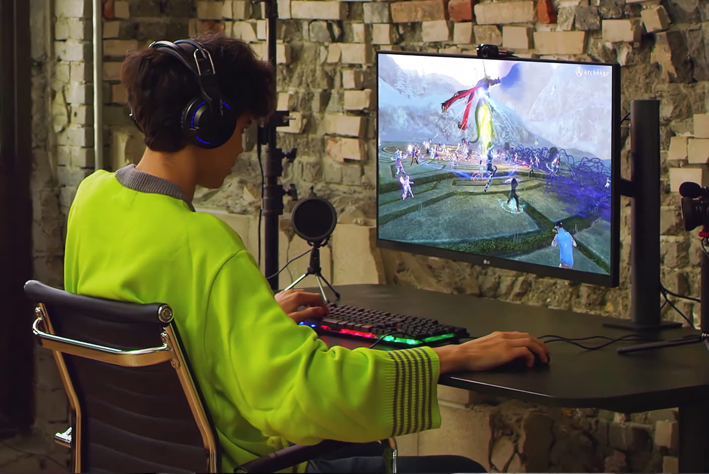 3735990-Tile-3-LG-27UN880-ergo-posture