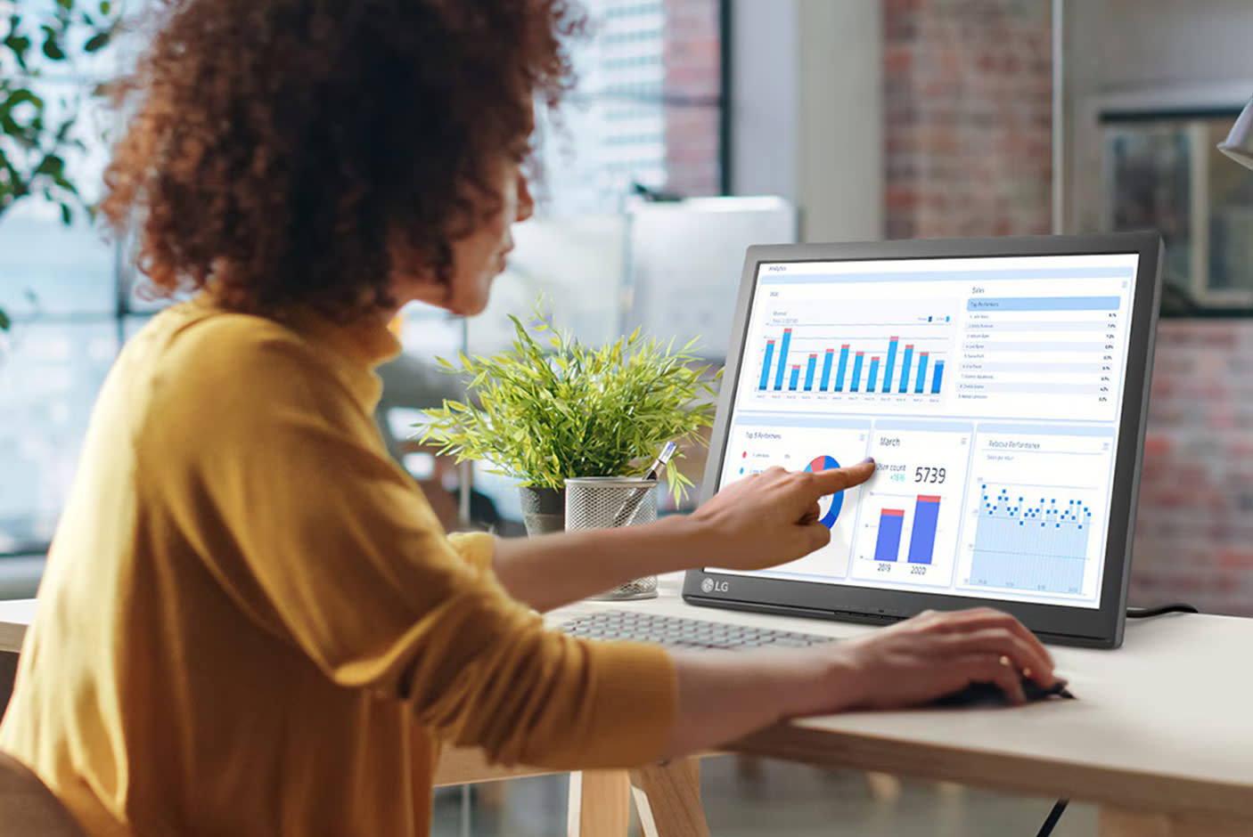 4695348-Tile-1-LG-17BR30T-B-ease