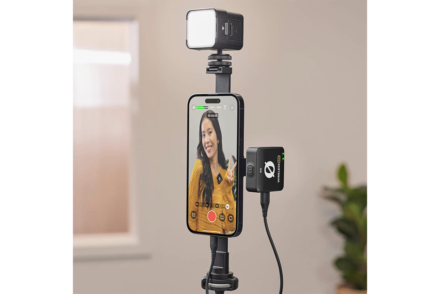 4718399-Tile-2-RODE-Magnetic-mount-make