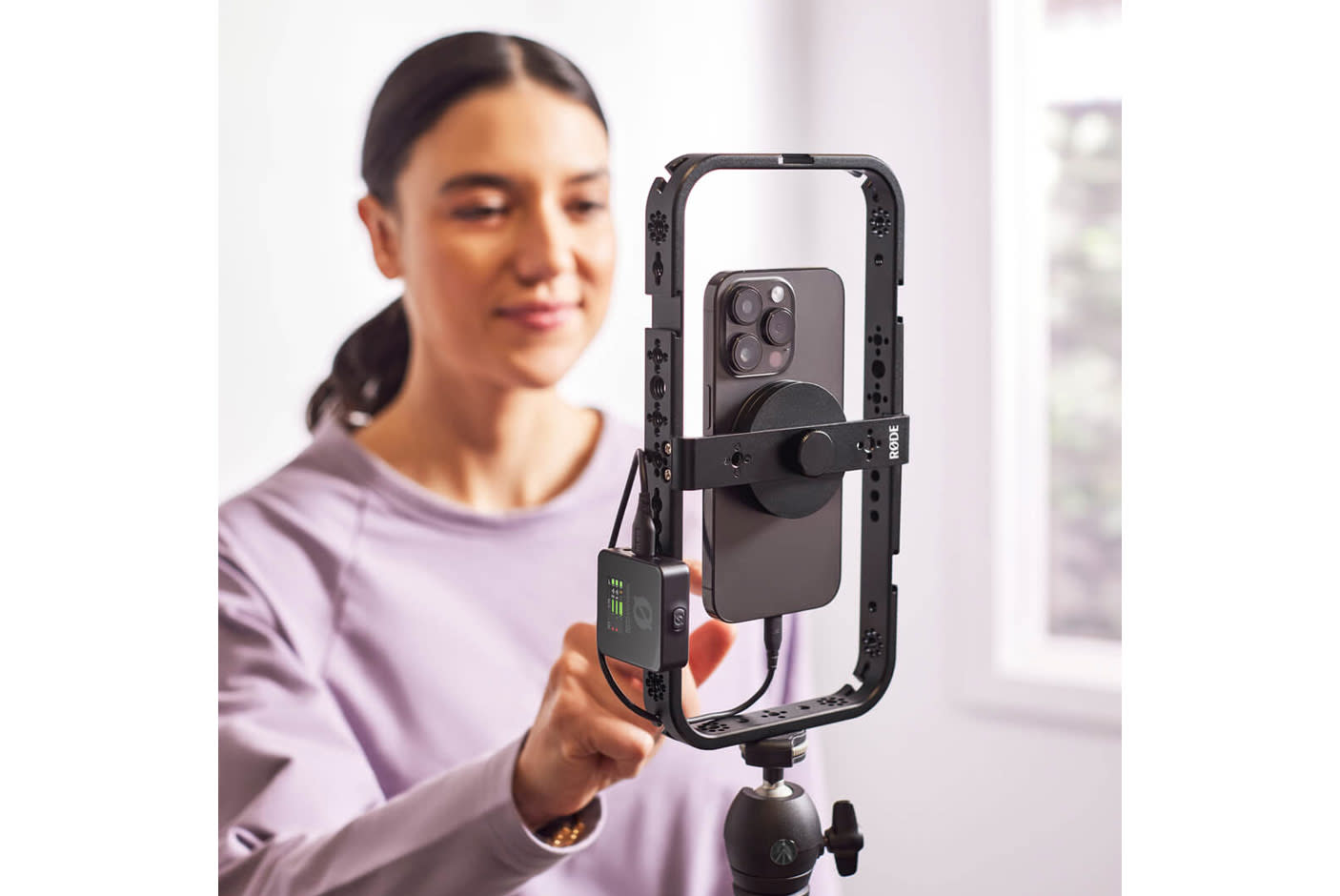 4718402-Tile-2-Rode-Phone-Cage-ease