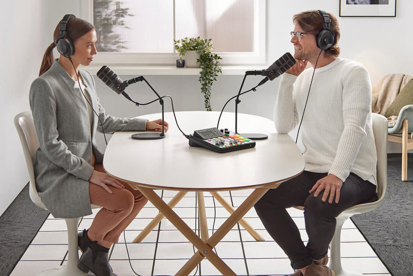 4718429-Tile-5-Super-Compact