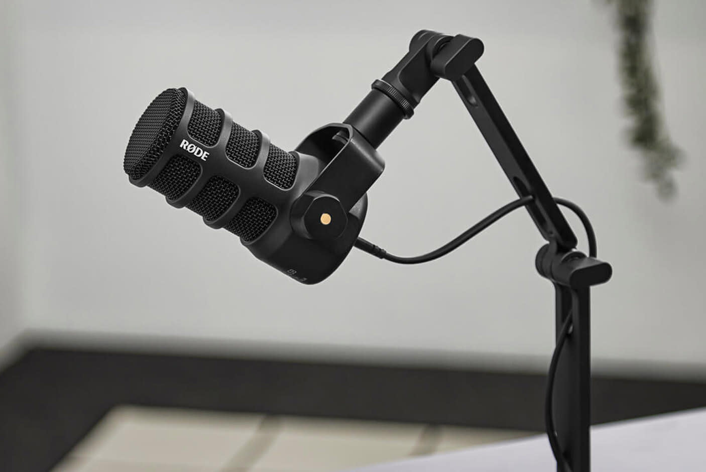 4718488-Tile-4-Studio-On-The-Road