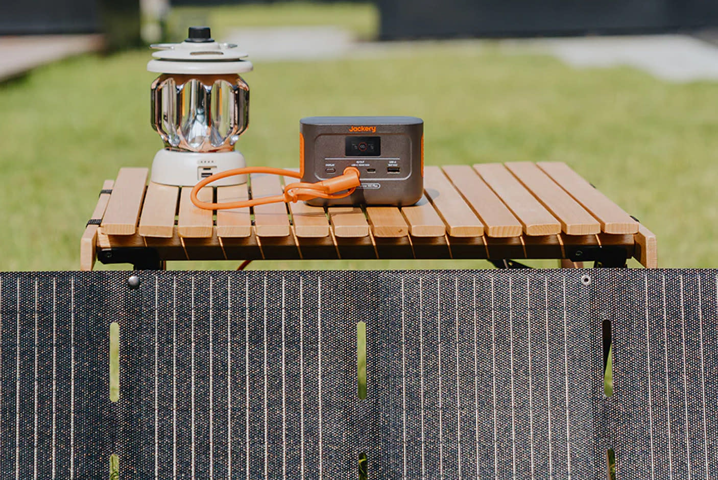 4728335-Tile-1-3-Way-Quick-Charge