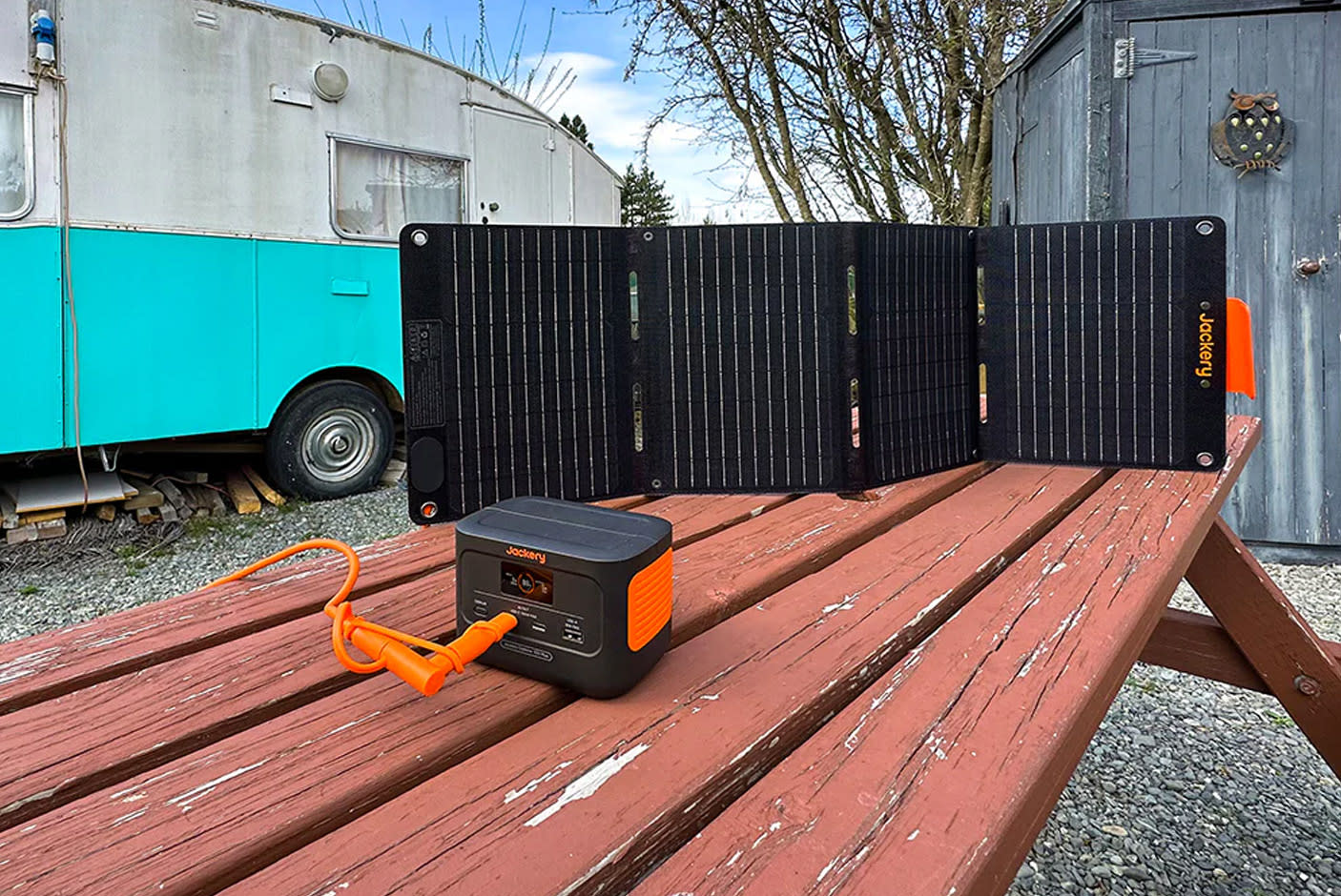 4728335-Tile-6-Eco-friendly-Solar-Charging