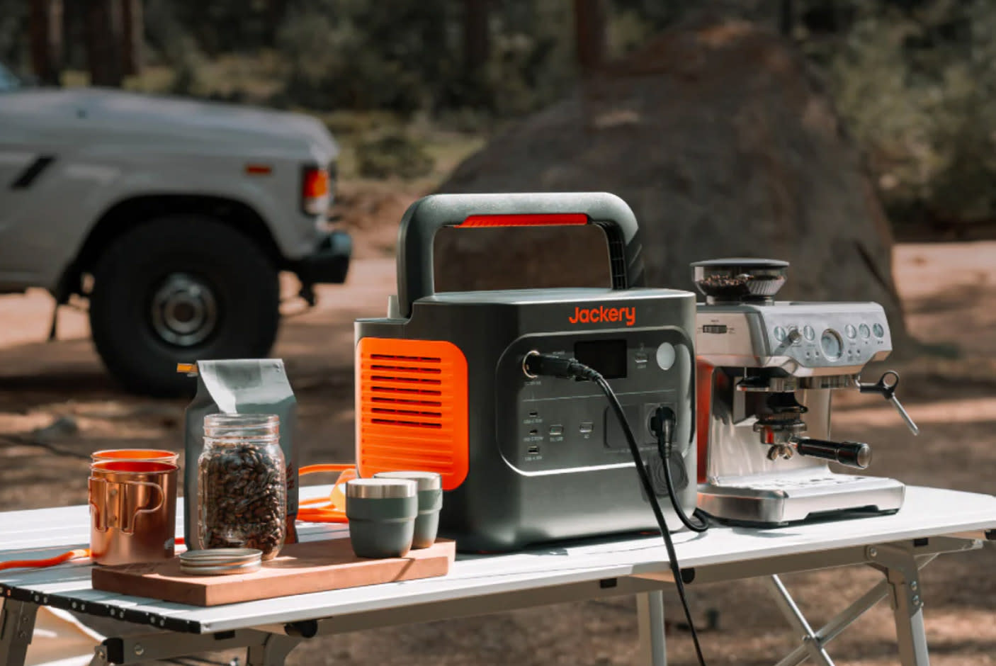 4728343-Tile-4-3-Way-Quick-Charge