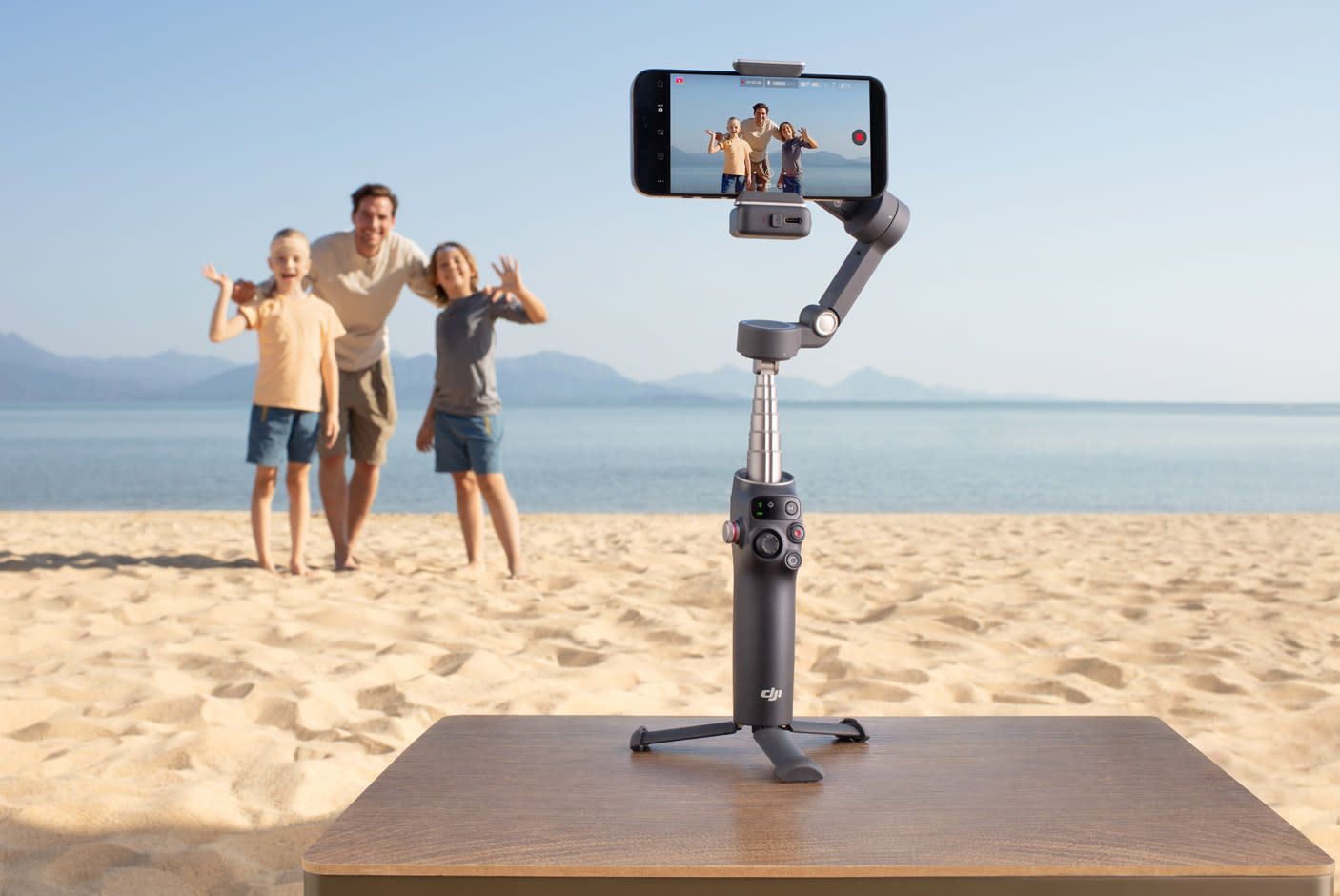 4729013-Tile-8-Intergrated-Tripod