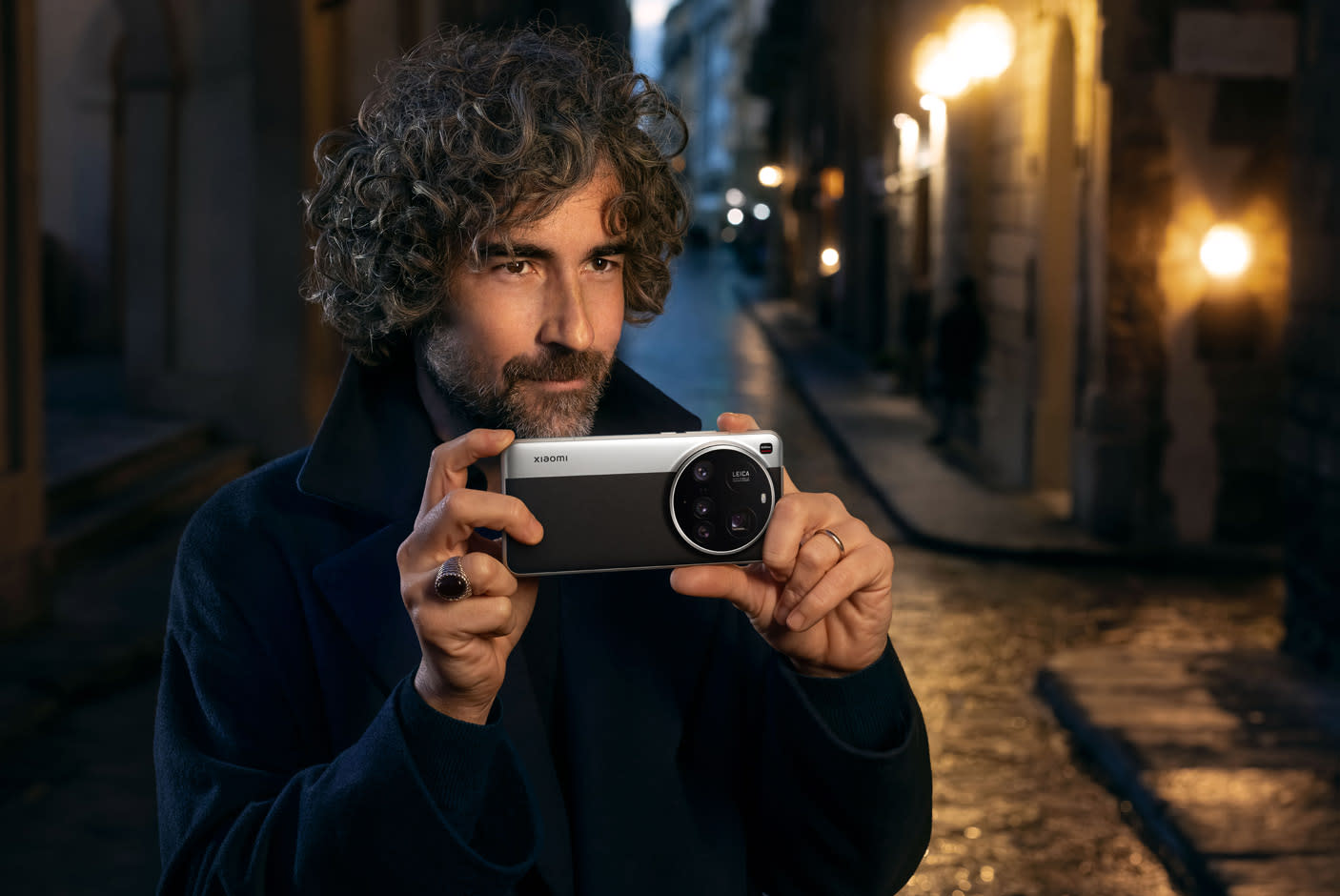 4739205-Tile-3-Master-Of-Light-Shadows