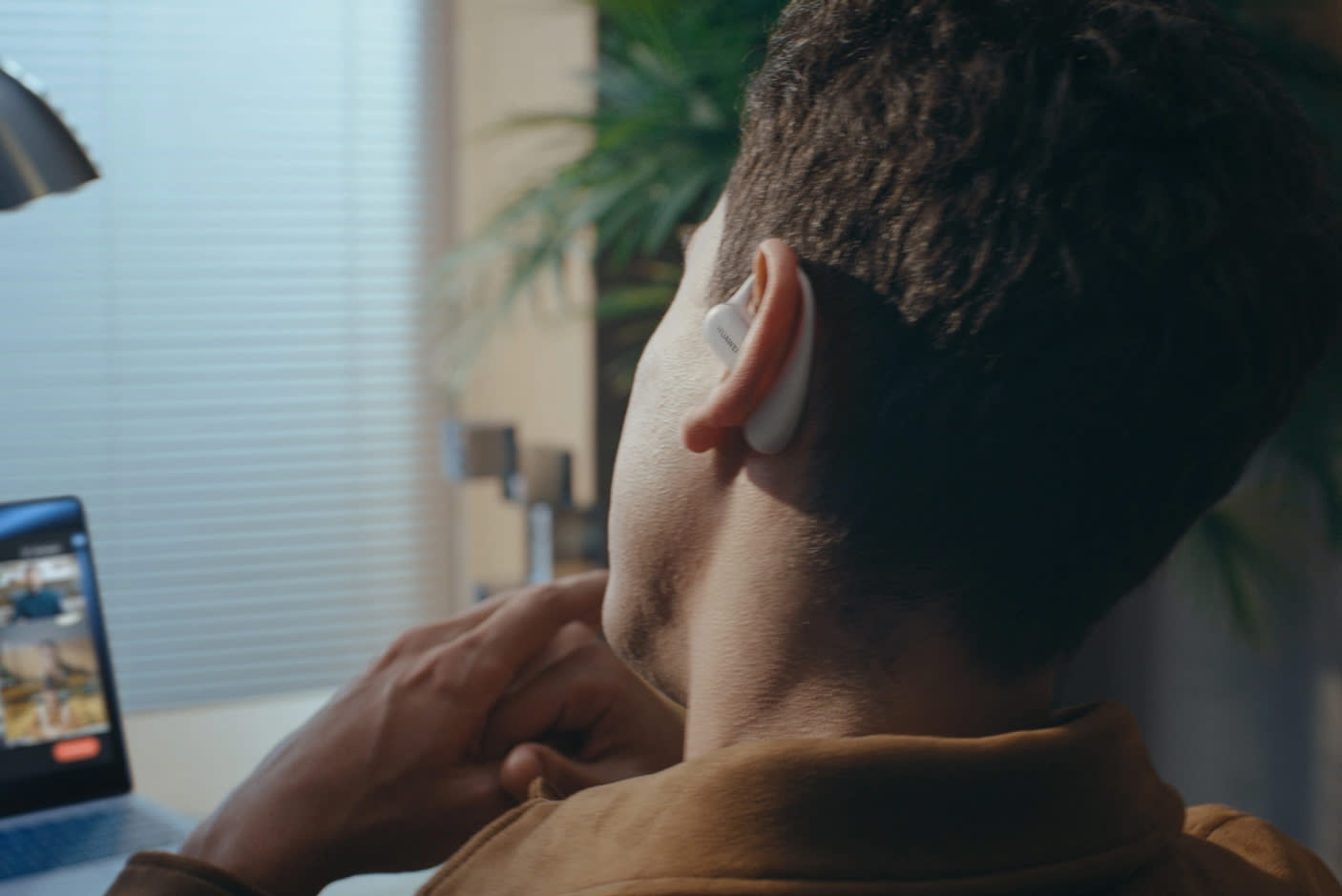 4758897-Tile-3-Shape-Memory-Alloy