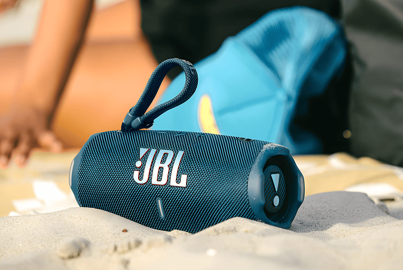 4776011-Tile-2-JBL-Charge-6-JBL