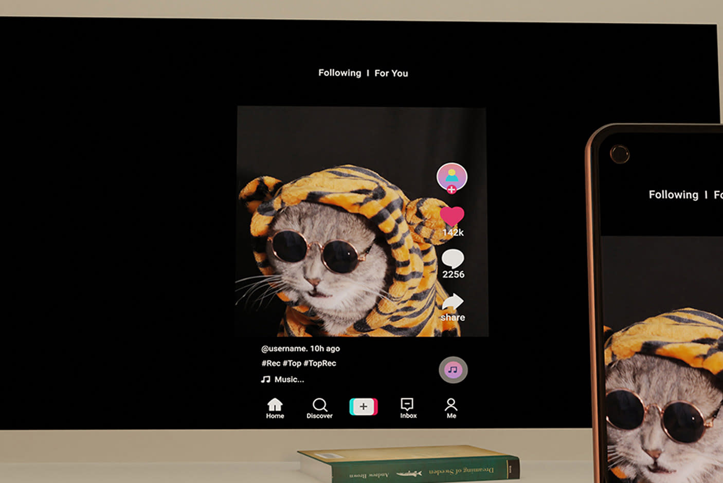 4454138-Tile-1-Wireless-Projection