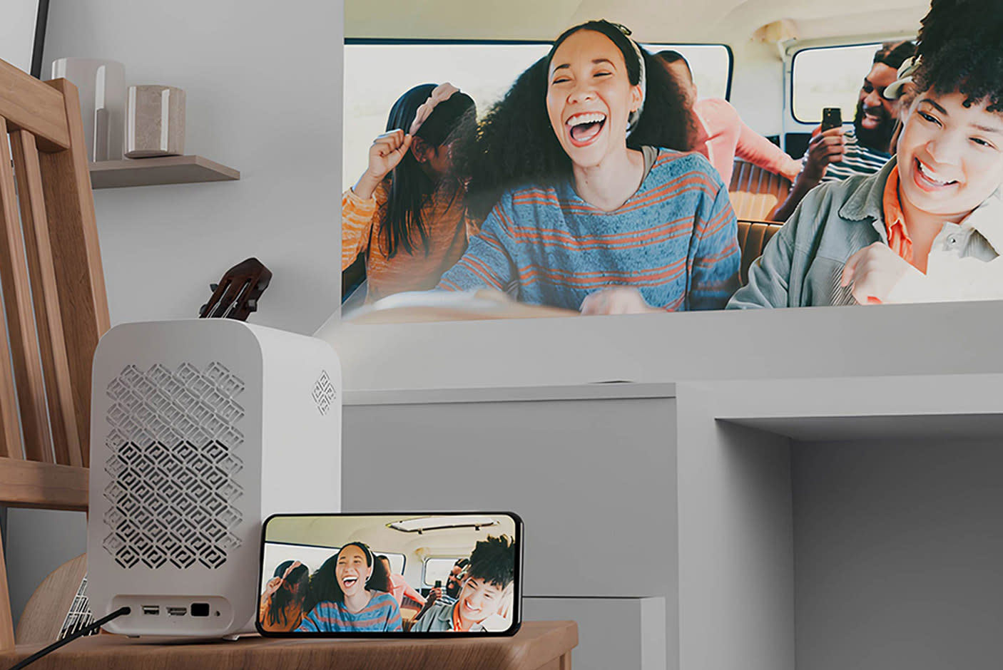 4776186-Tile-5-Wireless-Projection