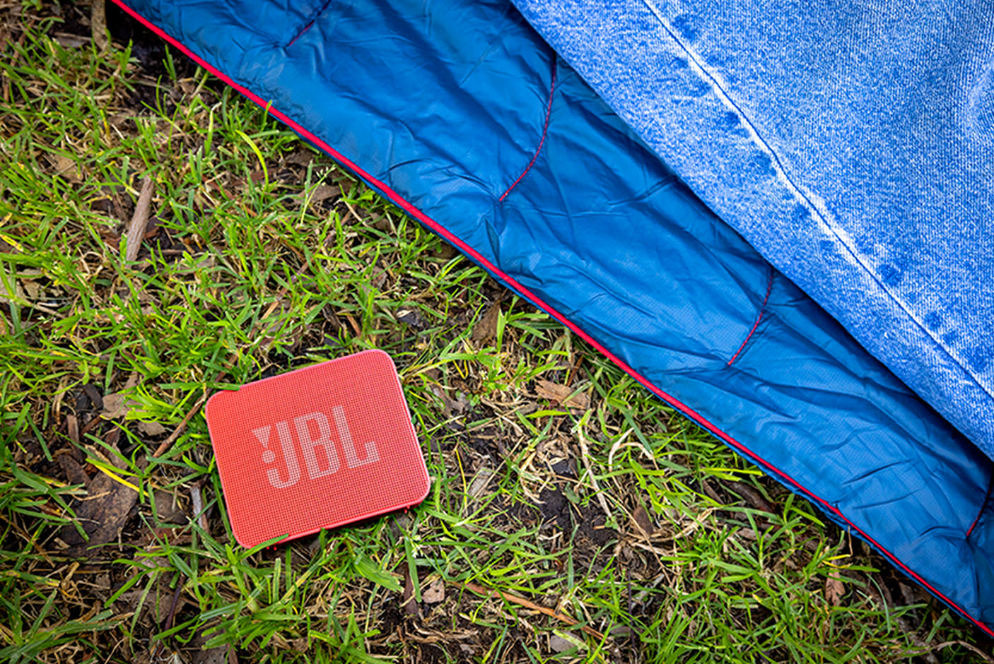 4800923-Tile-2-JBL-Go-Essential2-ip67