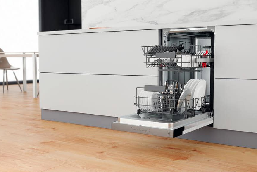 Διαισθάνεται και εκτελεί ανάλογα