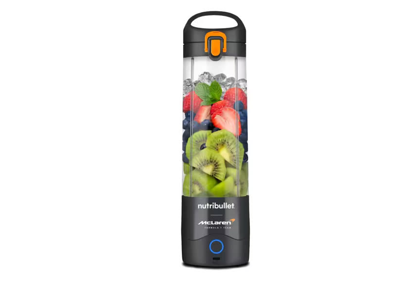 Τα κάνει χίλια κομμάτια!