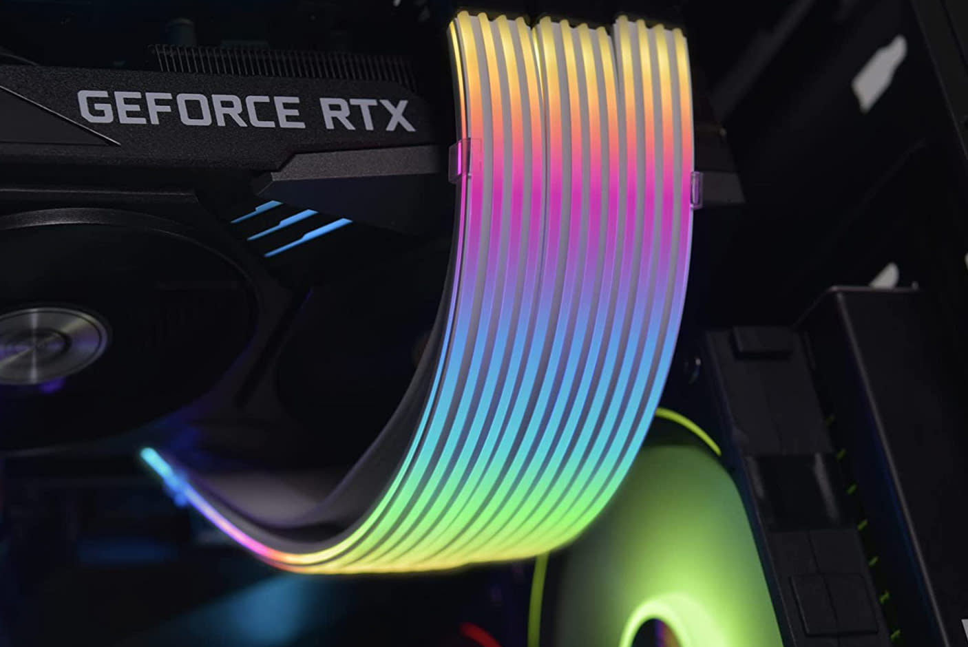 Lian Li STRIMER PLUS V2 