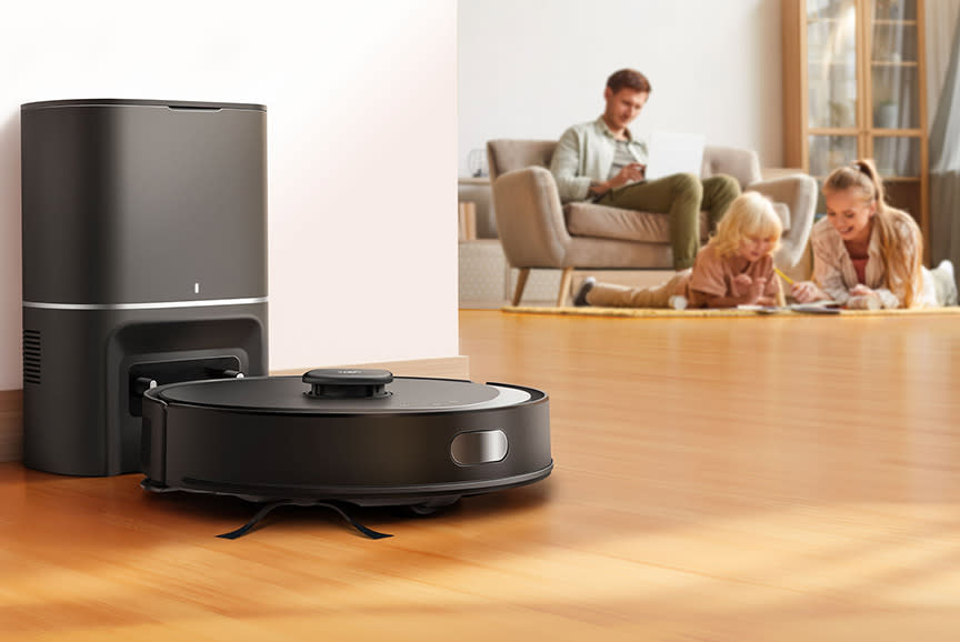 Δεν ενοχλεί και σε ακούει κιόλας!