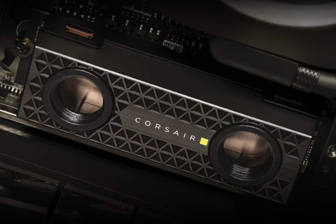 CORSAIR MP700 PRO PCIe Gen 5 x4 NVMe 2.0 M.2 Hydro X SSD