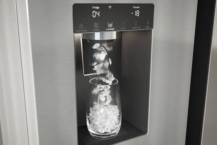 Παγάκια και νερό… χωρίς σύνδεση!