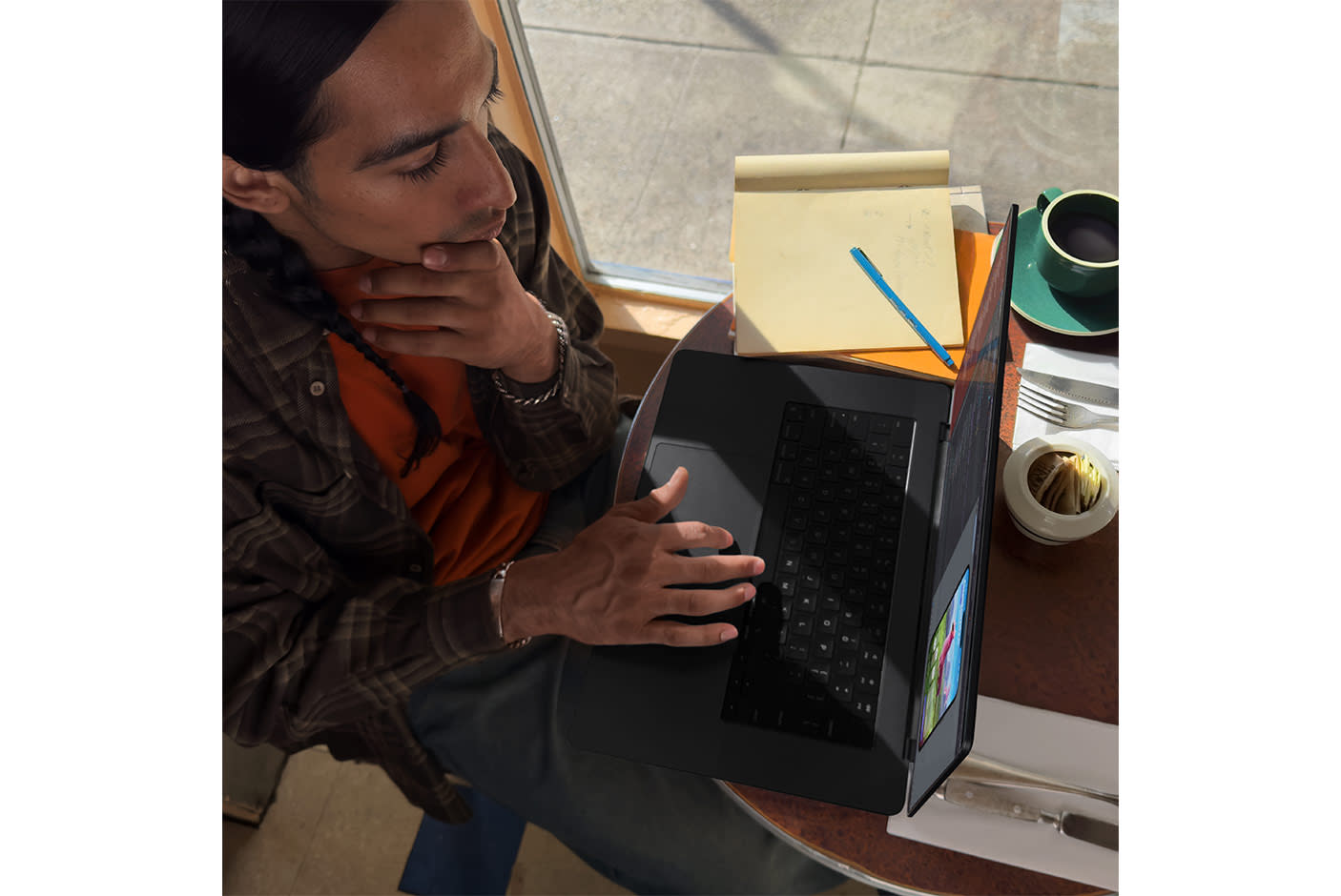 4444248-Tile-7-Apple-MacBook-Air-M3