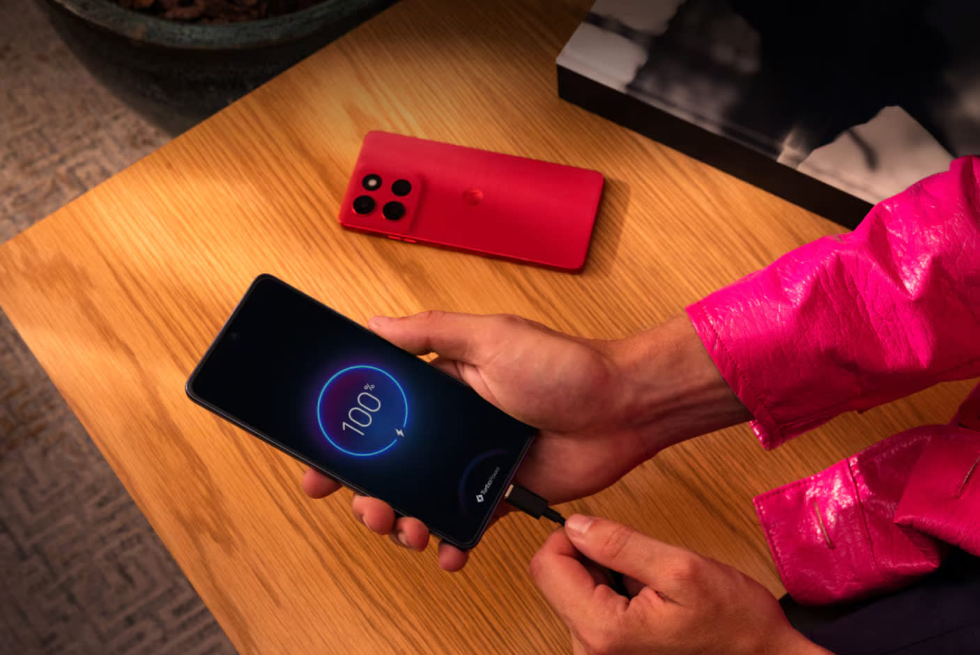 Battery 6720mAh + TurboPower™ 30W