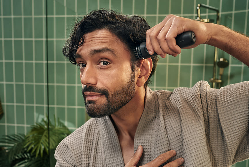 Κουρεύει κιόλας!