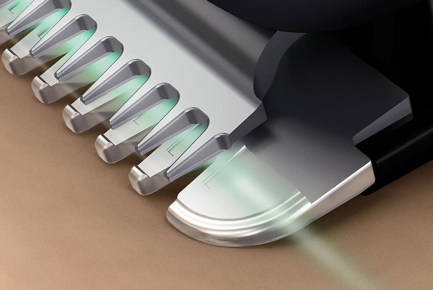 Ακονίζει τις… λεπίδες του!