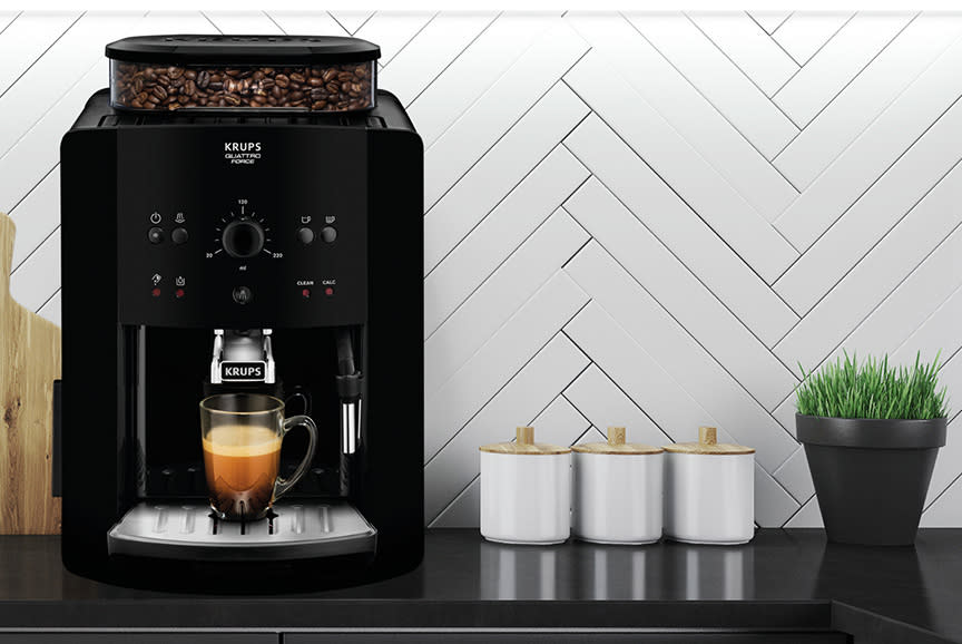 Σου δίνει τον καφέ στο… «χέρι»!