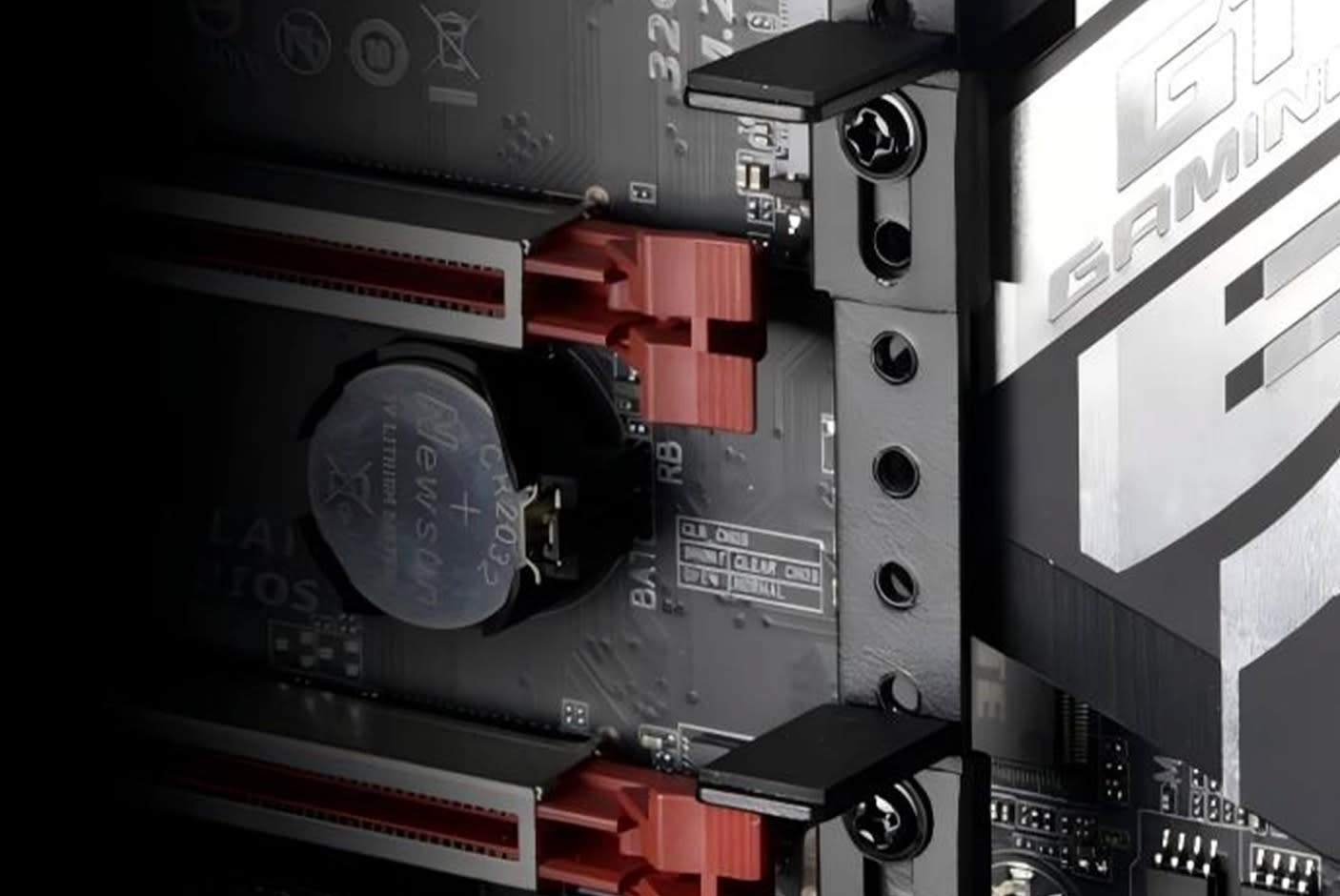 5005140-Tile-7-GPU-Bracket