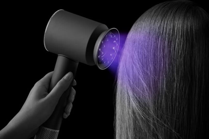 Προσέχει και σε προστατεύει!