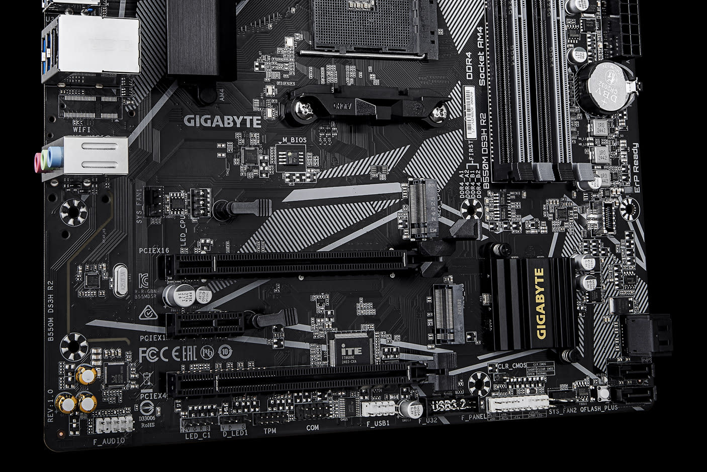 4979982-Tile-3-PCie-4-GPU