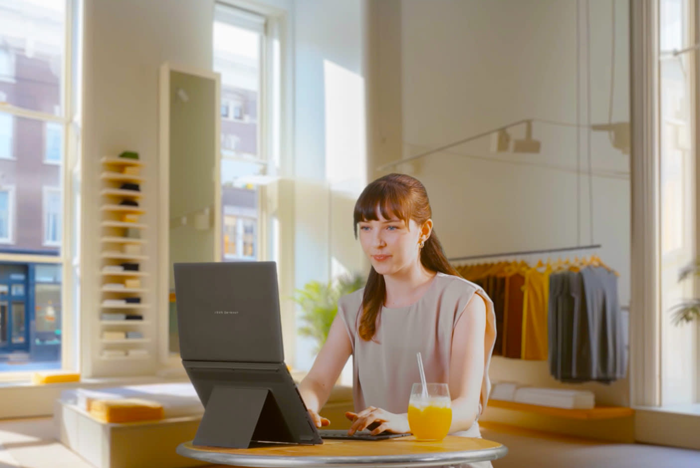 5015030-Tile-8-AIR-Security