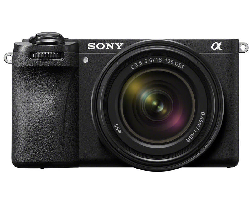 Sony ILCE-6700 | E-Mount APS-C α6700 + 16-50mm