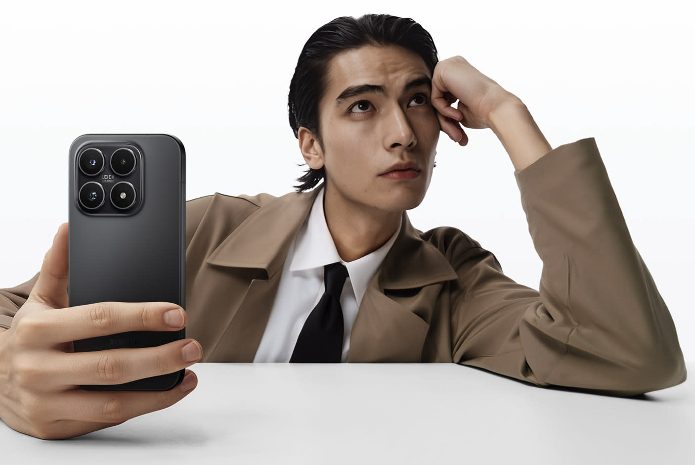 5075408-Tile-12-Xiaomi-HyperAI