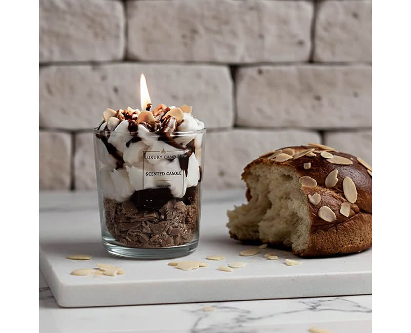 Τσουρέκι Καστανό Κερί