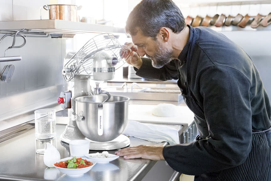 Σου δίνει… χέρι!