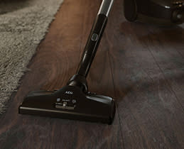 AEG Σκούπα Με Σακούλα VX82-1-ÖKO