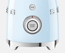 Smeg Μπλέντερ BLF03PBEU