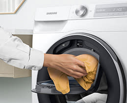 Κανένα ρούχο στην απ’ έξω!