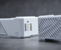 Magnetic Daisy-Chainable Design