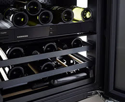 Παίρνει τον χρόνο του