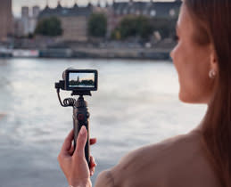 5019028-Box-4-Gesture-Control